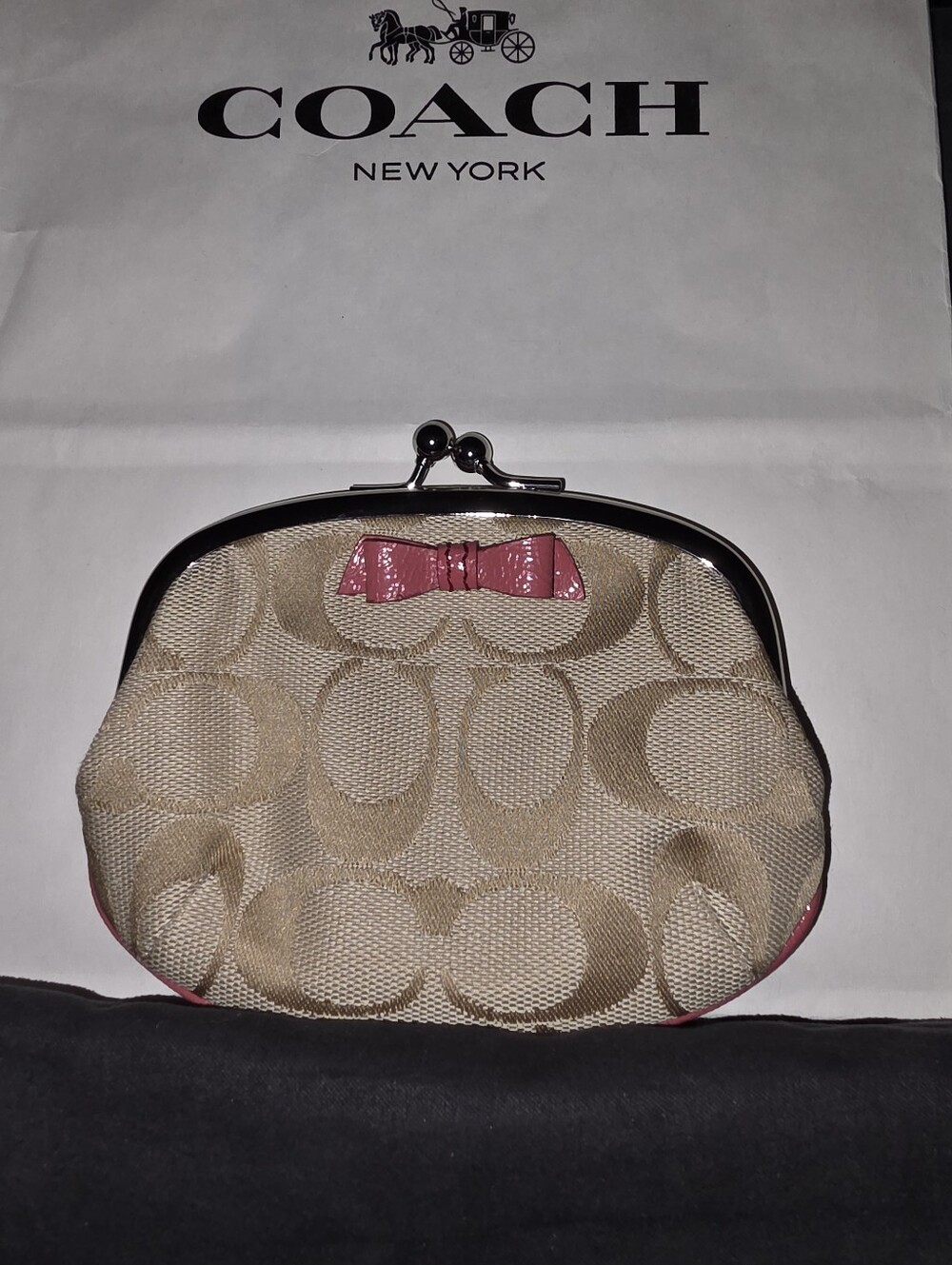 Y2K Coach "C" Signature Kisslock Coin Purse with Pink Bow